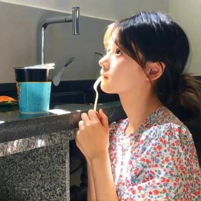 春燕展翅